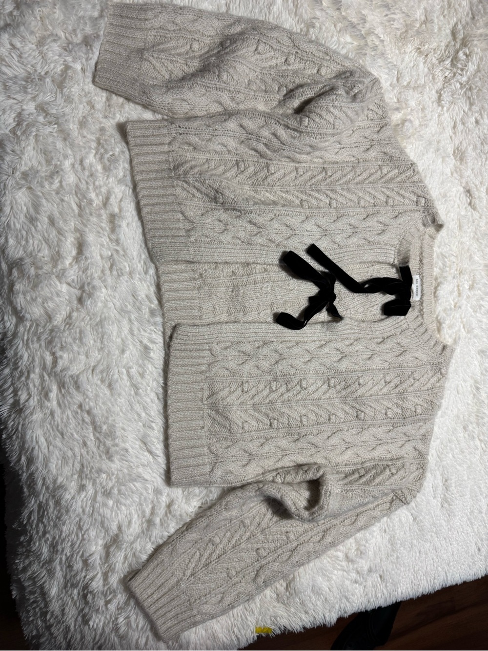 Blu Pepper Cream Cable-Knit Crewneck Sweater with Black Ribbon